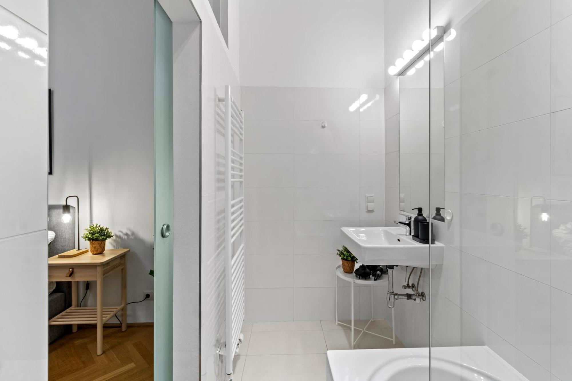 Cozy Vienna Apartments - 4 Min U6 Josefstaedterstrasse Luaran gambar